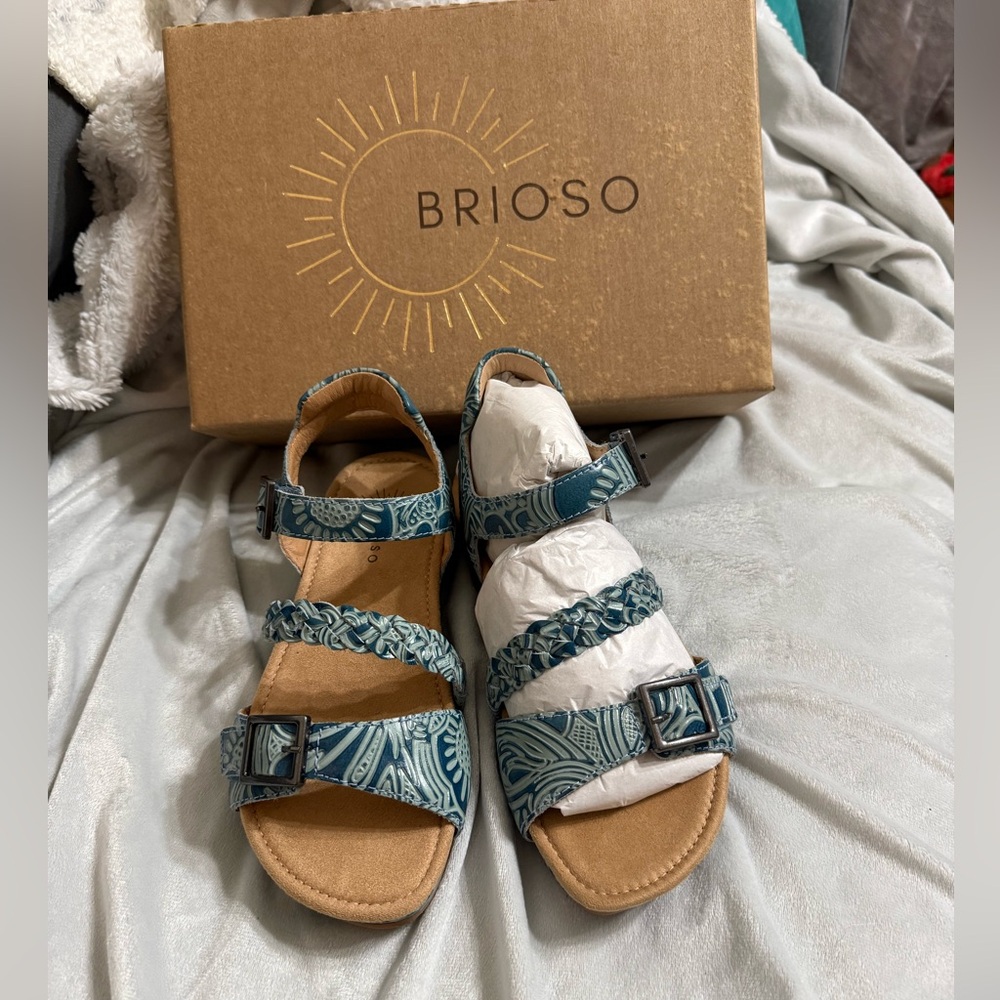 NEW!! Brioso Blue and Tan Leather Braided Sandals with Flat Soles
